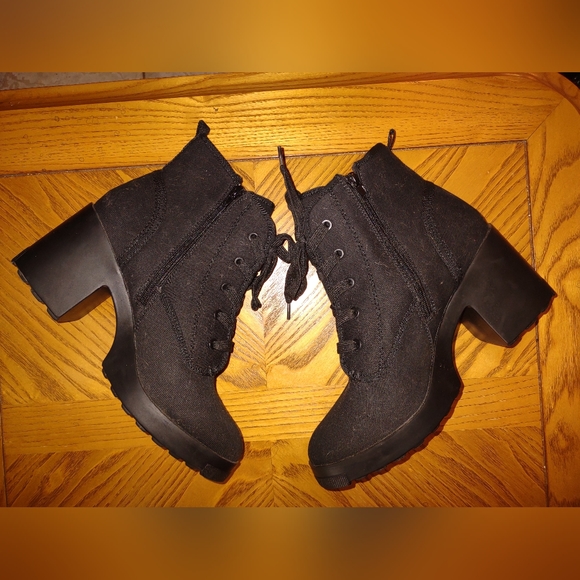 Mollyy Lace-up Chunk heel Ankle moto boots - Picture 1 of 9